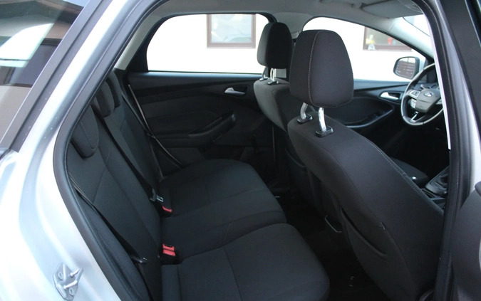Ford Focus cena 35900 przebieg: 212158, rok produkcji 2016 z Olsztyn małe 407